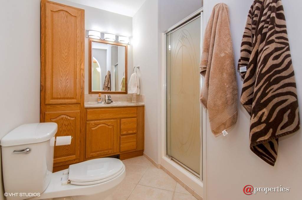 40472 Deep Lake Road Antioch, Illinois 60002 - Master Bathroom