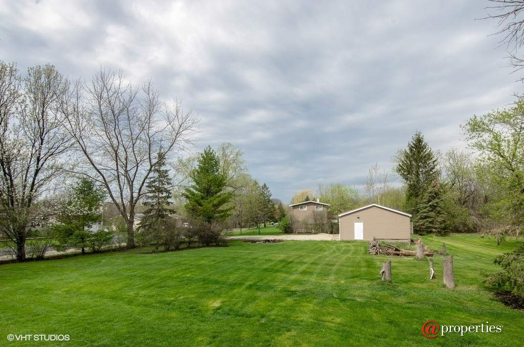 40472 Deep Lake Road Antioch, Illinois 60002 - Back Yard