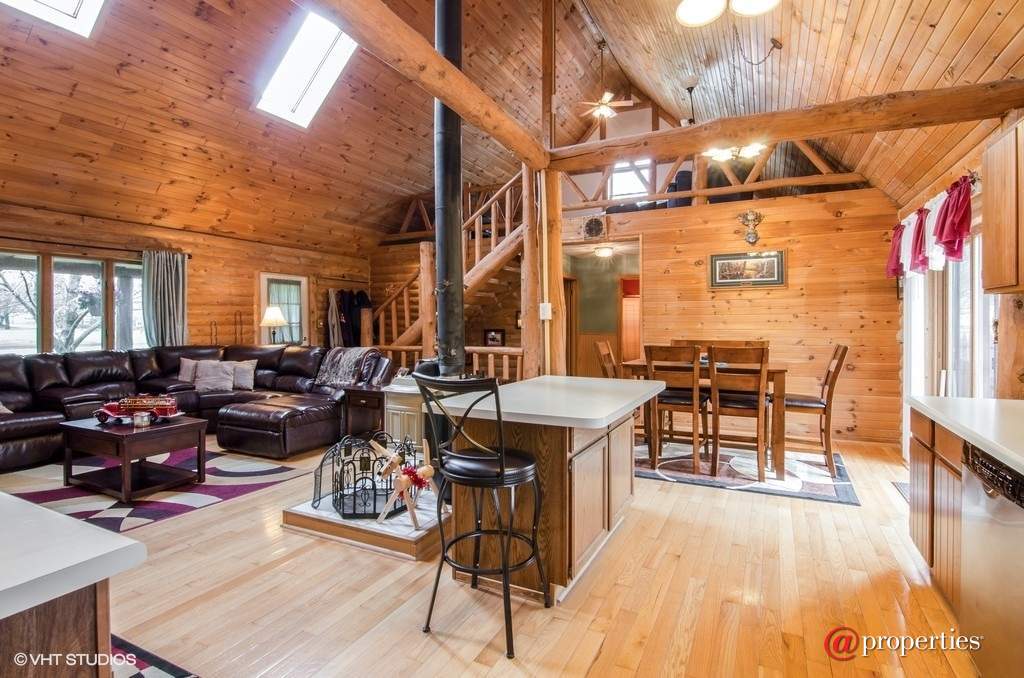 40472 Deep Lake Road Antioch, Illinois 60002 - Kitchen/Living