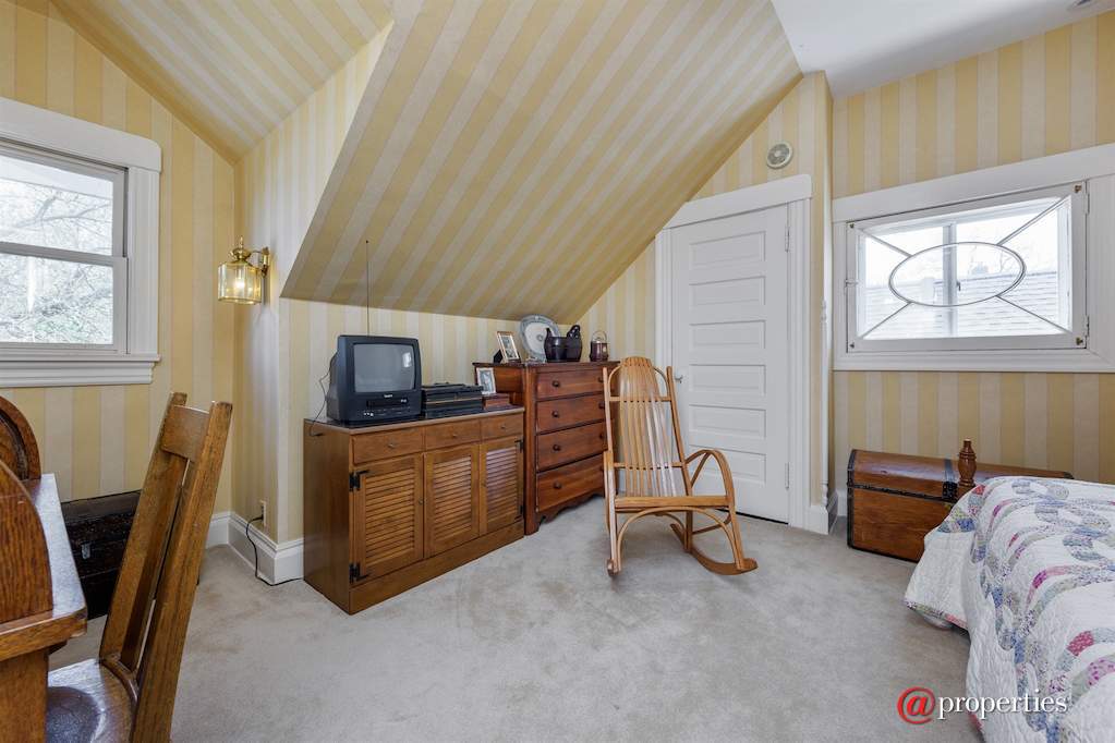 1235 Judson Avenue Evanston, Illinois 60202 - 6th Bedroom
