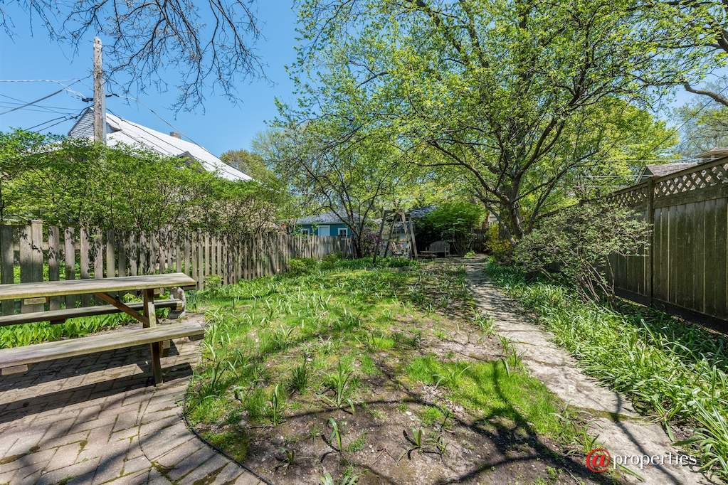 1235 Judson Avenue Evanston, Illinois 60202 - Back Yard