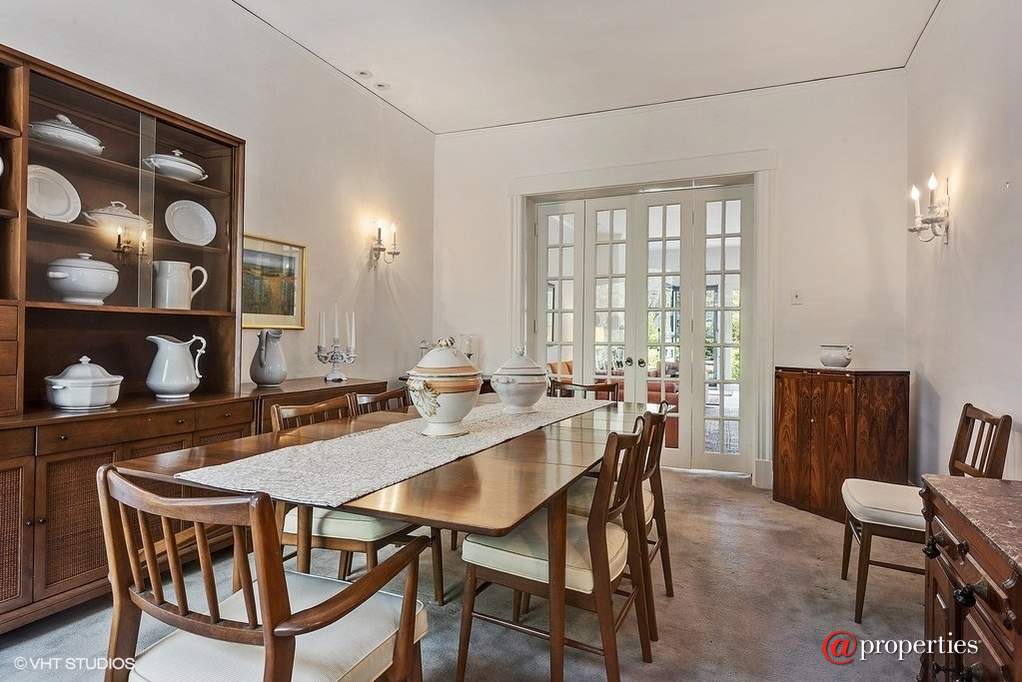 1235 Judson Avenue Evanston, Illinois 60202 - Dining Area