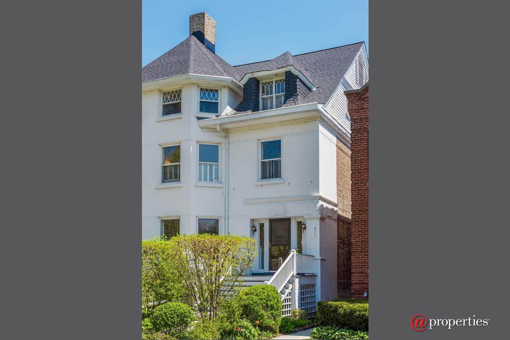 1235 Judson Avenue Evanston, Illinois 60202 - Front View