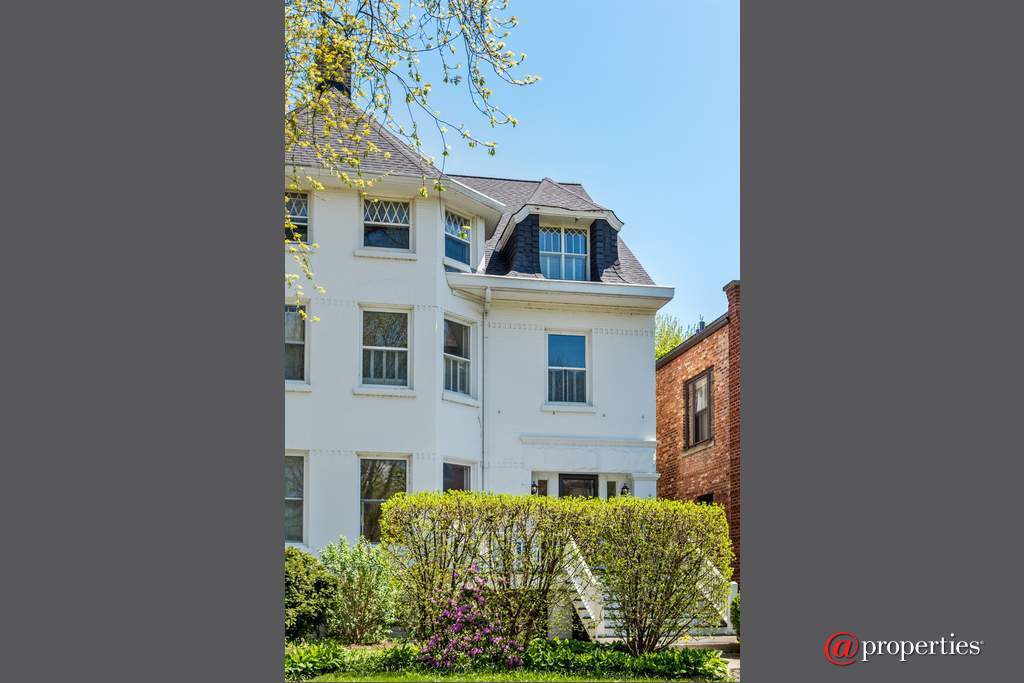 1235 Judson Avenue Evanston, Illinois 60202 - Front View