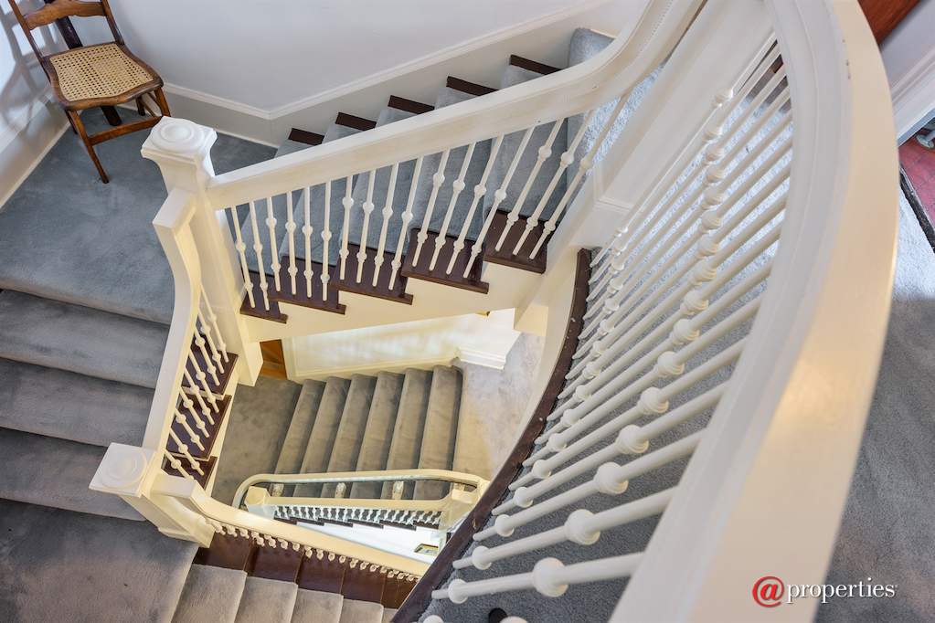 1235 Judson Avenue Evanston, Illinois 60202 - Staircase