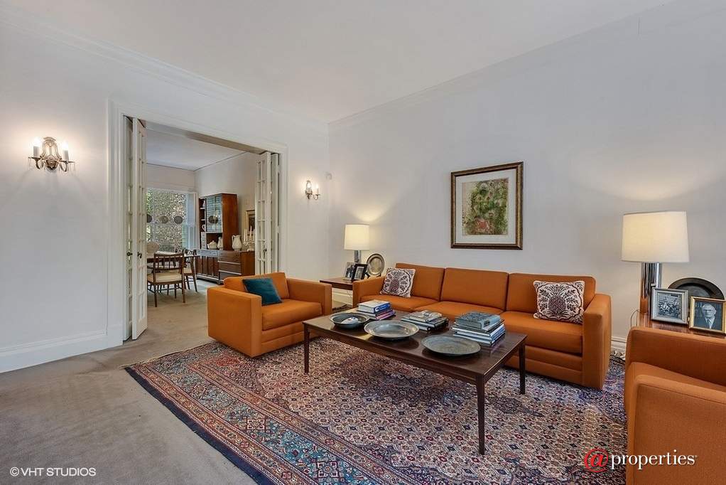 1235 Judson Avenue Evanston, Illinois 60202 - Living Room / Dining Room