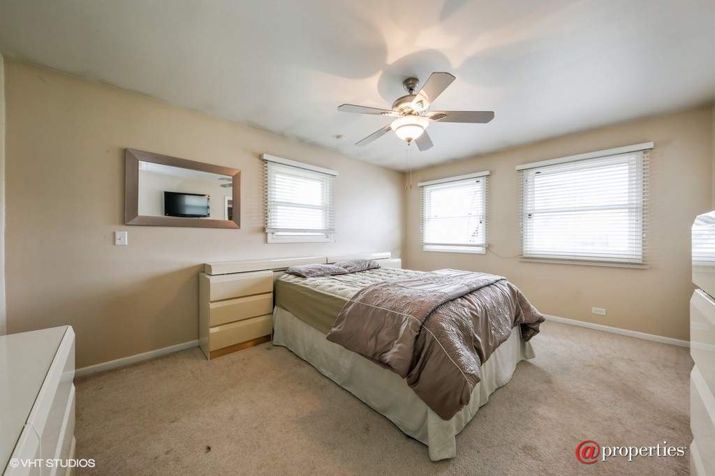276 N Edgewood Avenue Lombard, Illinois 60148 - Master Bedroom