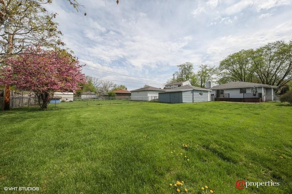 276 N Edgewood Avenue Lombard, Illinois 60148 - Back Yard