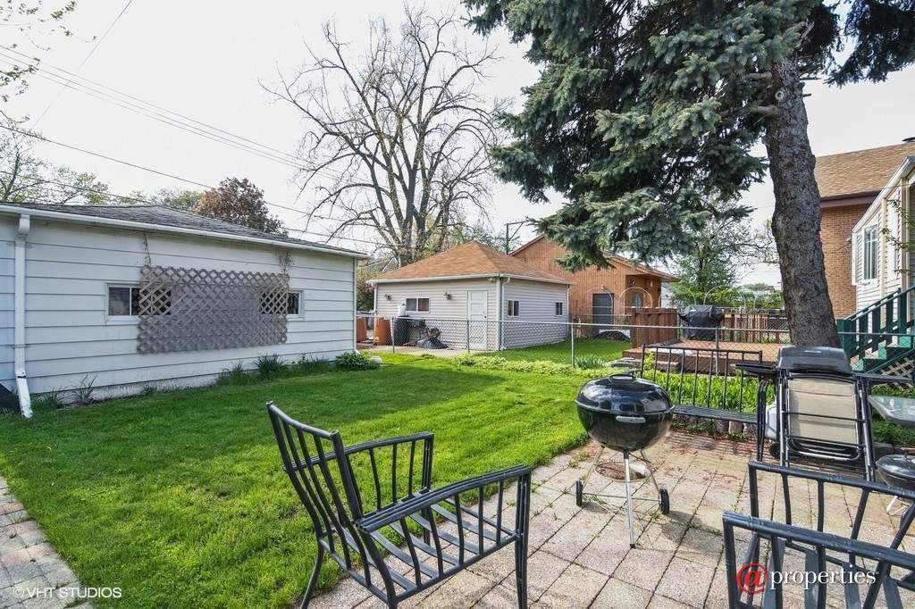 7844 Karlov Avenue Skokie, Illinois 60076 - Back Yard