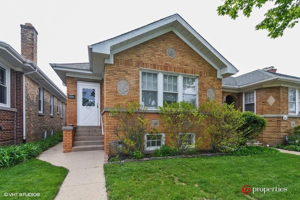 7844 Karlov Avenue Skokie, Illinois 60076 - Front View