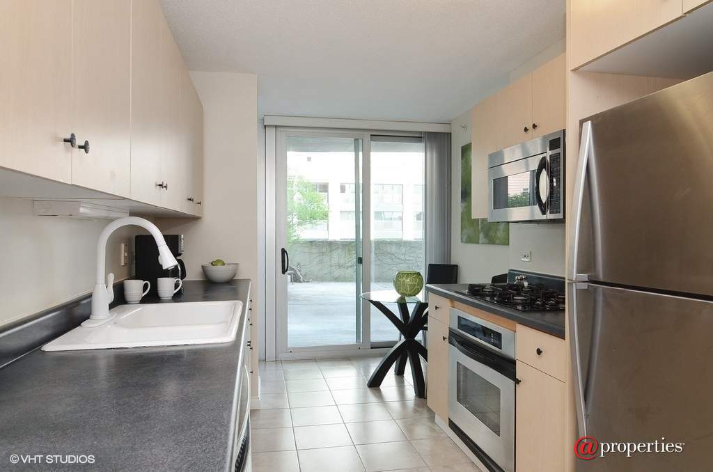1580 Sherman Avenue #503 Evanston, Illinois 60201 - Kitchen