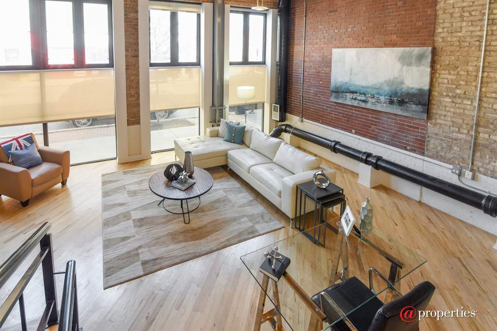 1728 N Damen Avenue #107 Chicago, Illinois 60647 - Living Room
