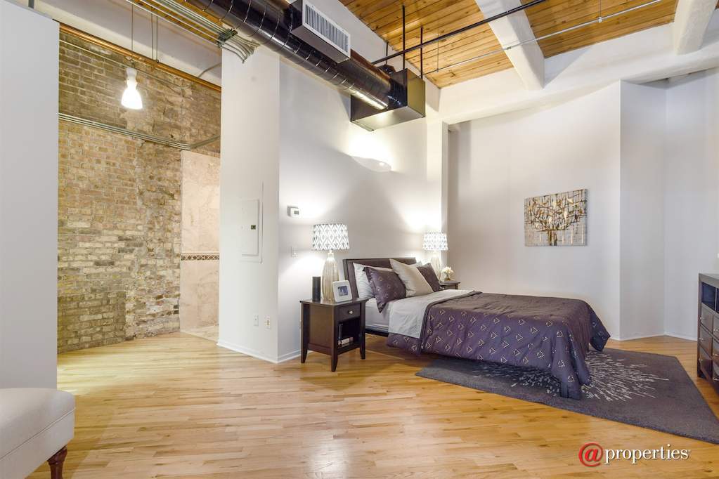 1728 N Damen Avenue #107 Chicago, Illinois 60647 - Master Bedroom