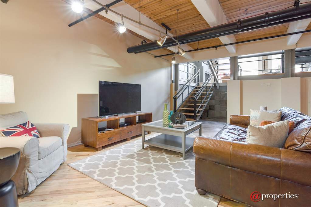 1728 N Damen Avenue #107 Chicago, Illinois 60647 - Family Room