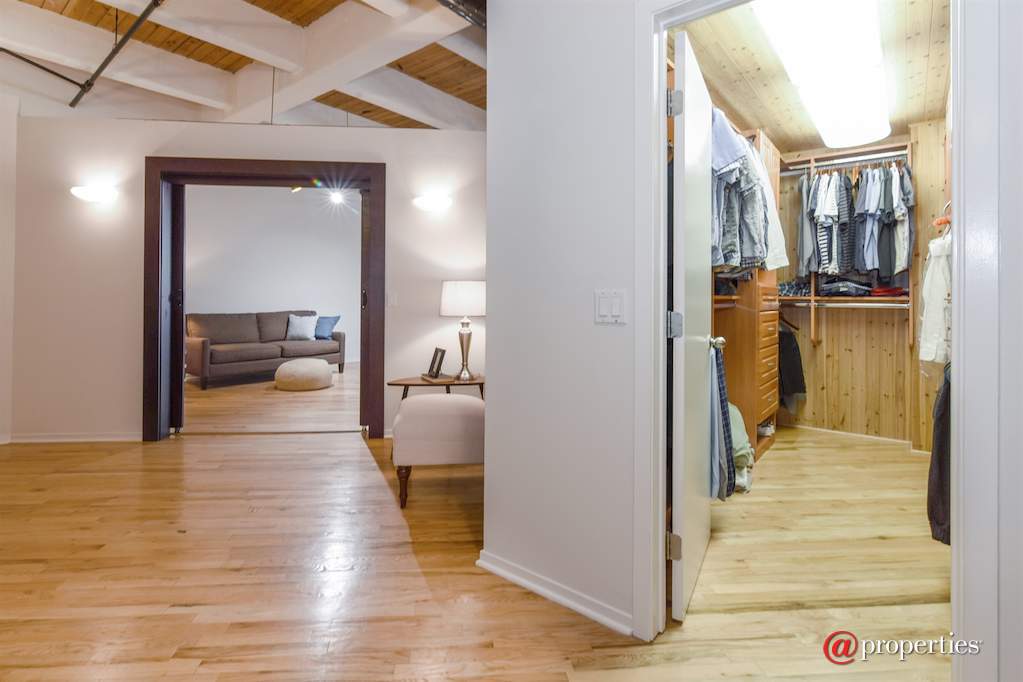1728 N Damen Avenue #107 Chicago, Illinois 60647 - Master Bedroom Closet
