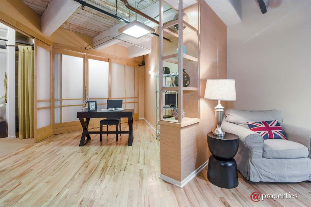 1728 N Damen Avenue #107 Chicago, Illinois 60647 - 3rd Bedroom reconfigured as an Office