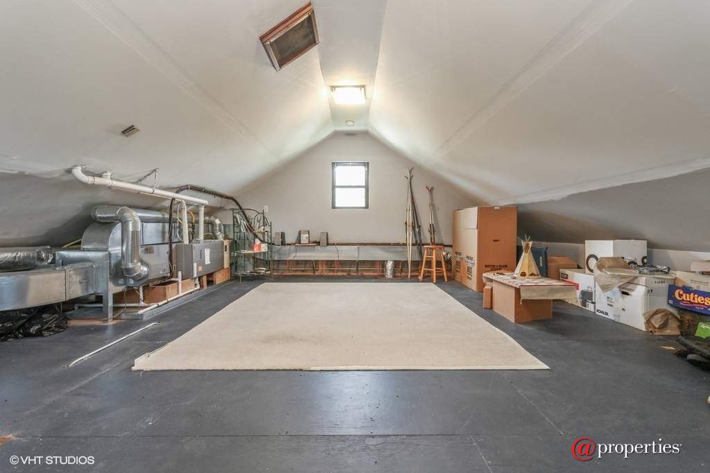 1530 Deerfield Place Highland Park, Illinois 60035 - Bonus Room