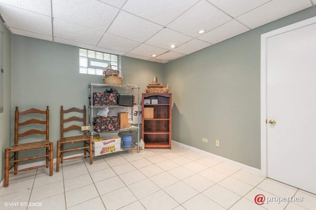 1530 Deerfield Place Highland Park, Illinois 60035 - Office / bedroom lower level