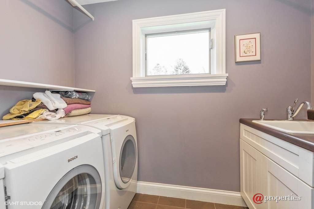 1530 Deerfield Place Highland Park, Illinois 60035 - Laundry Room - 2nd Level