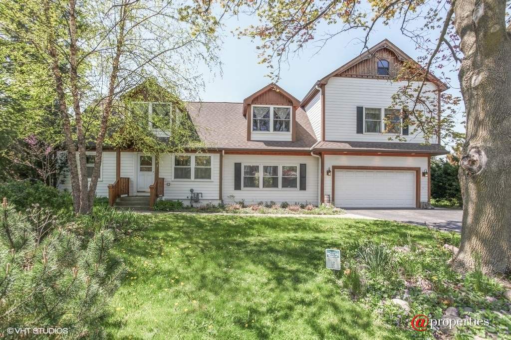 1530 Deerfield Place Highland Park, Illinois 60035 - Front View