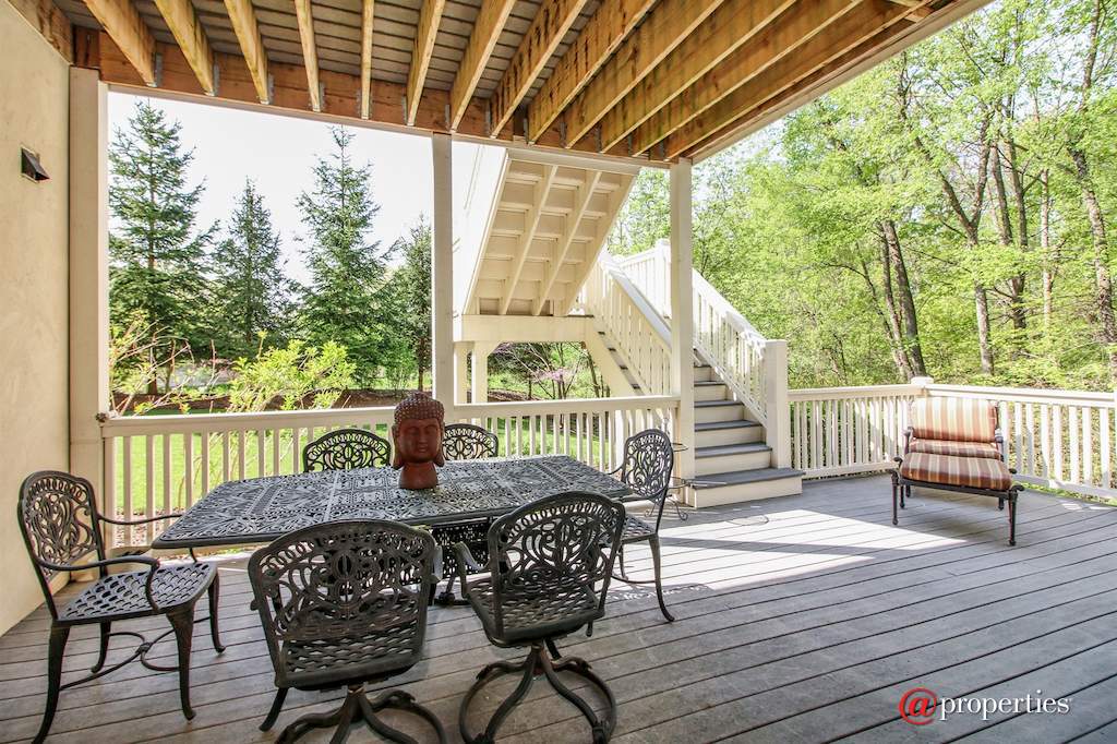 1690 Geneva Club Dr Lake Geneva, Wisconsin 53147 - Deck