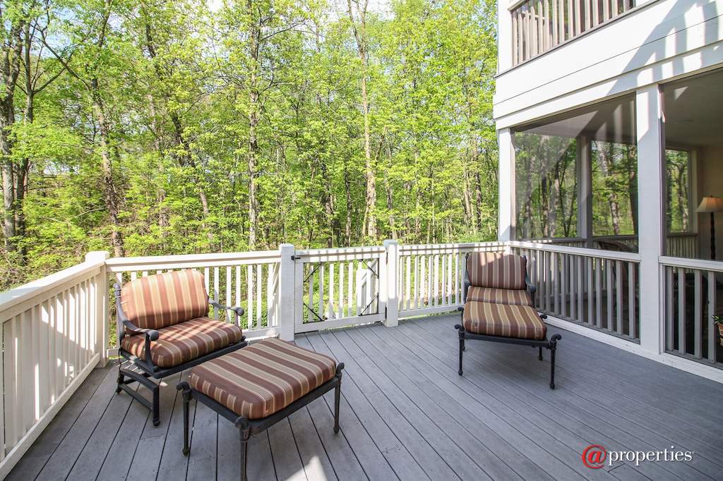 1690 Geneva Club Dr Lake Geneva, Wisconsin 53147 - Deck