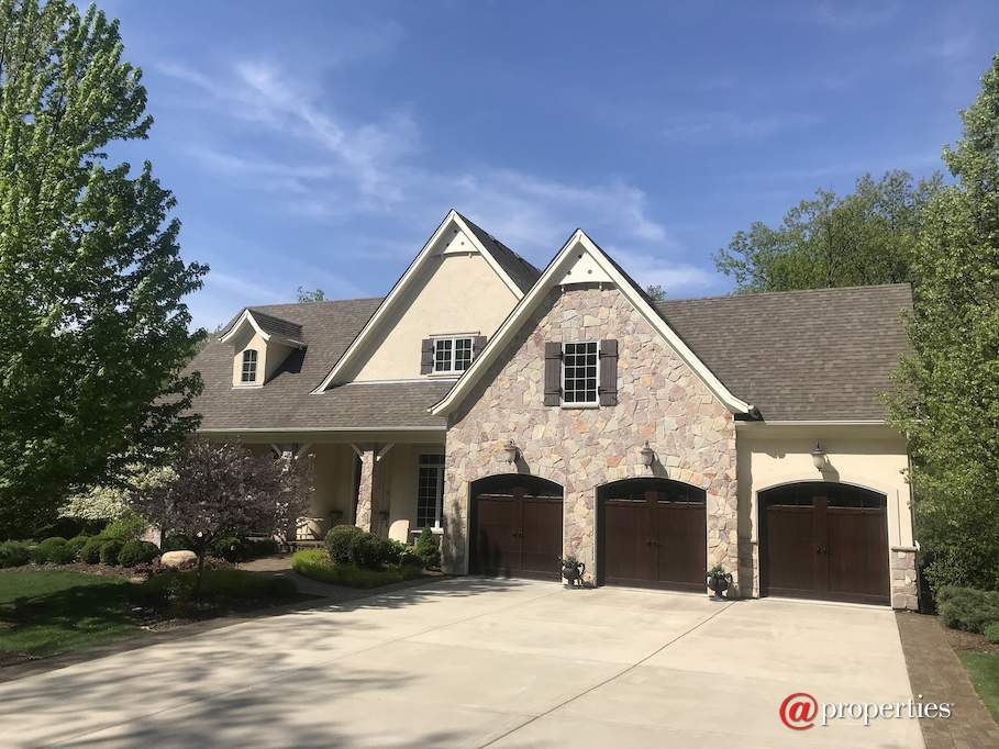 1690 Geneva Club Dr Lake Geneva, Wisconsin 53147 - 3 Car Garage
