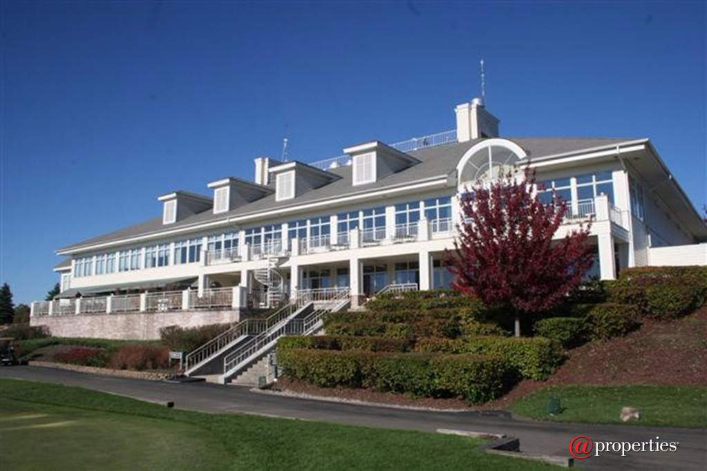 1690 Geneva Club Dr Lake Geneva, Wisconsin 53147 - Clubhouse
