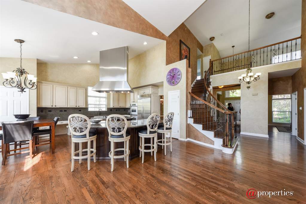 8140 S Boulder Court Long Grove, Illinois 60047 - Kitchen