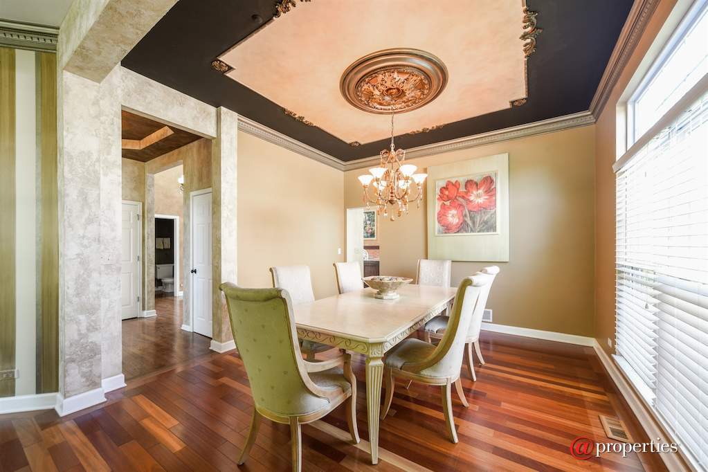 8140 S Boulder Court Long Grove, Illinois 60047 - Dining Room