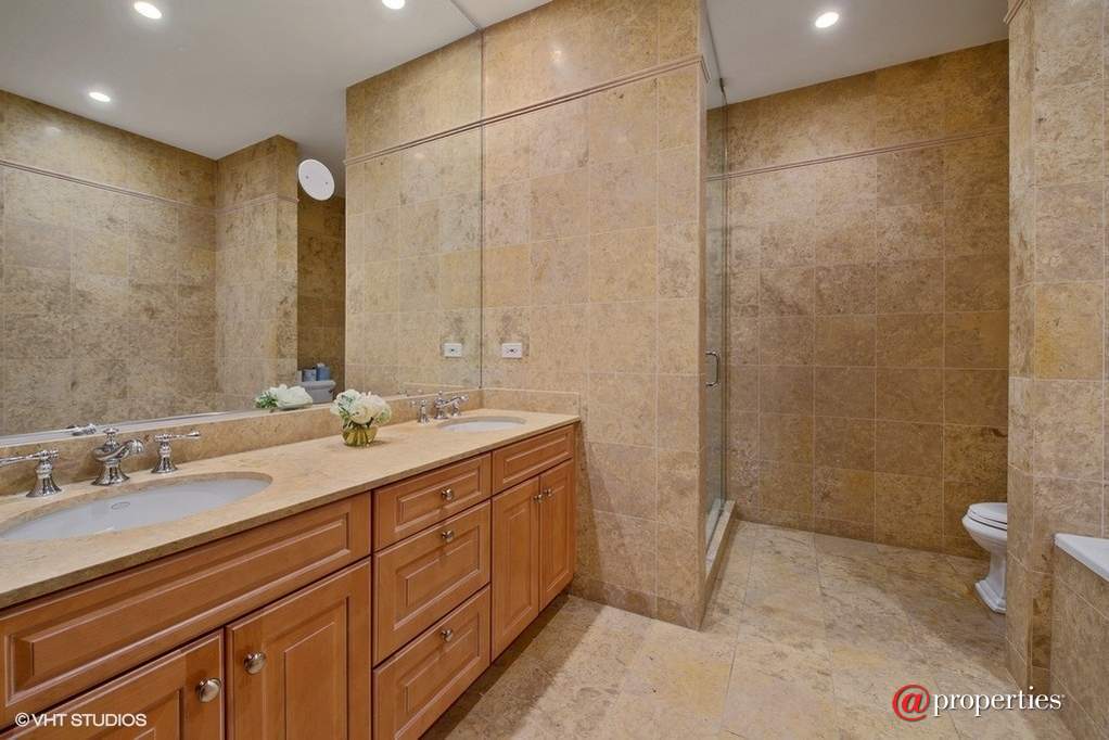 25 E Superior Street #4102 Chicago, Illinois 60611 - Master Bathroom