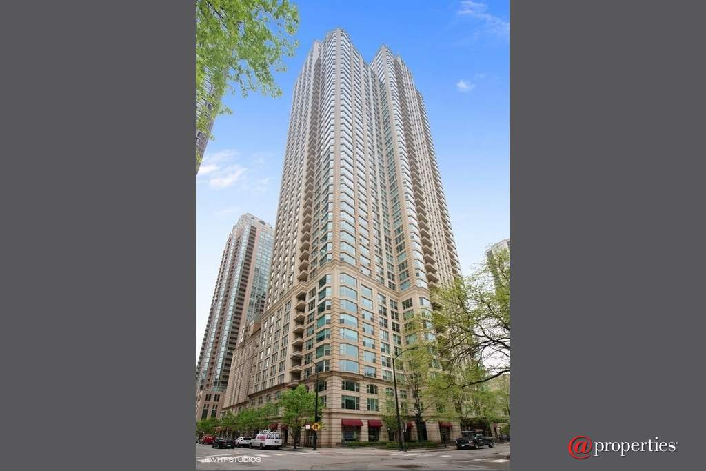 25 E Superior Street #4102 Chicago, Illinois 60611 - Front View