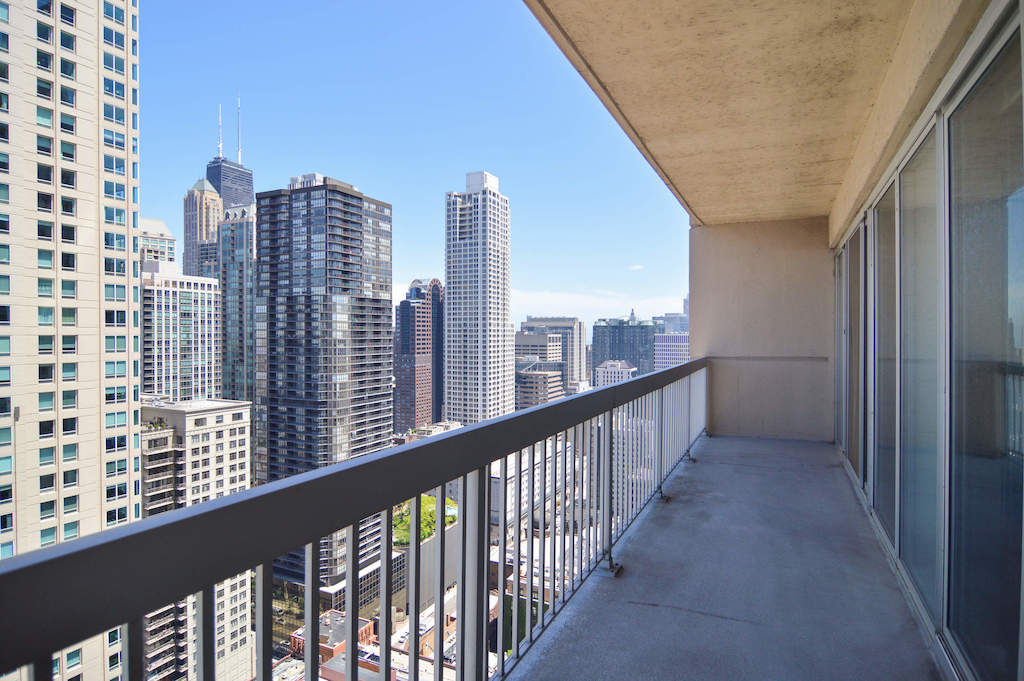 545 N Dearborn Street #3502 Chicago, Illinois 60654 - Balcony