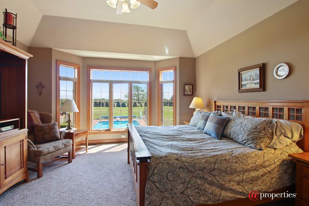 4918 Pioneer Road Mchenry, Illinois 60051 - Master Bedroom