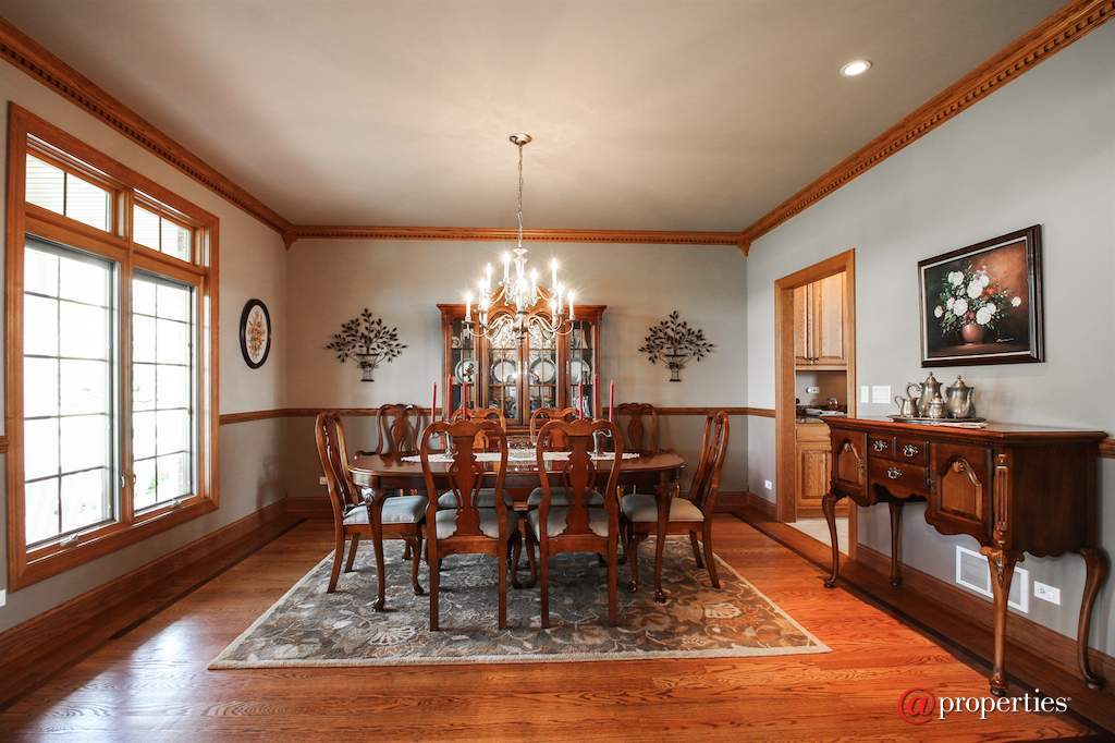 4918 Pioneer Road Mchenry, Illinois 60051 - Dining Room