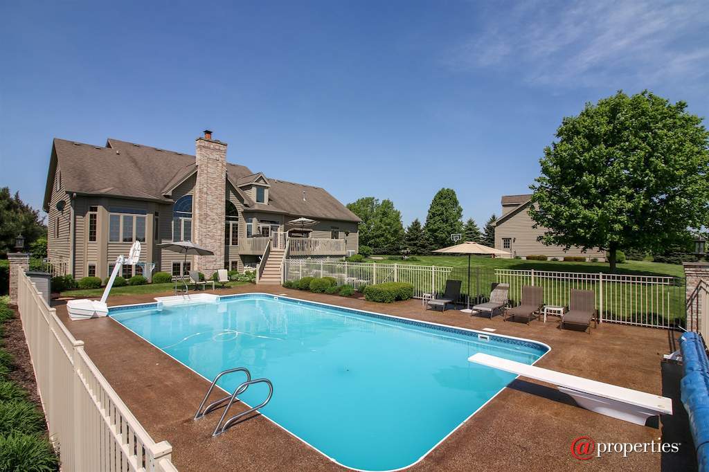 4918 Pioneer Road Mchenry, Illinois 60051 - Pool
