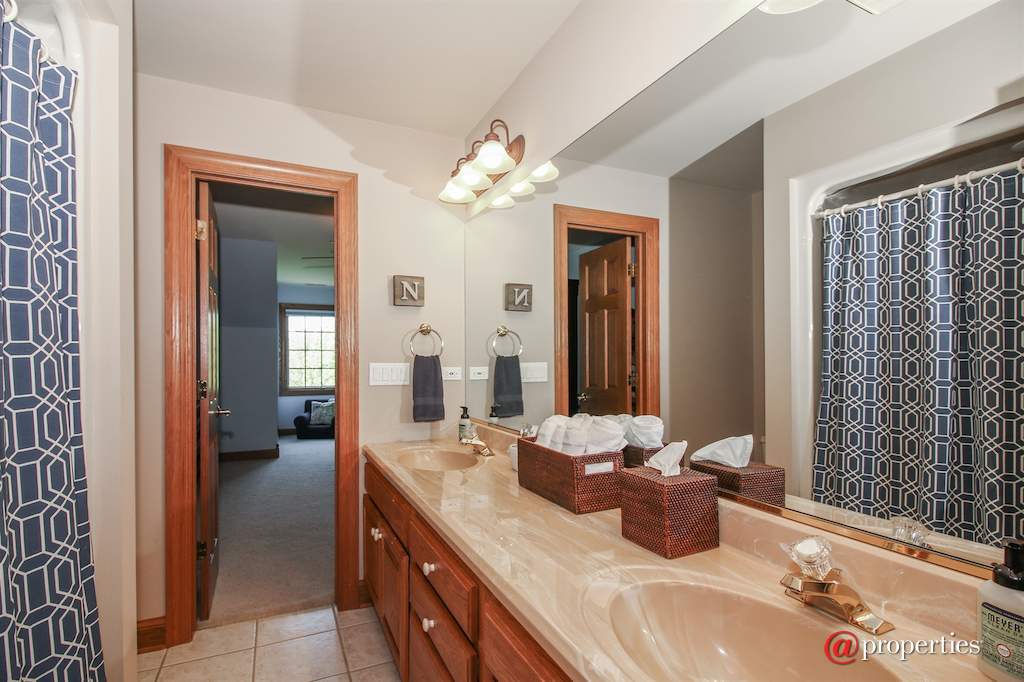 4918 Pioneer Road Mchenry, Illinois 60051 - 2nd Bathroom