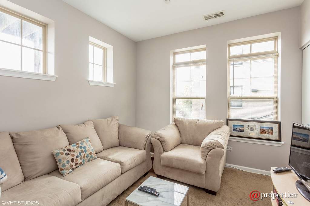 3815 S Langley Avenue #202 Chicago, Illinois 60653 - Bedroom
