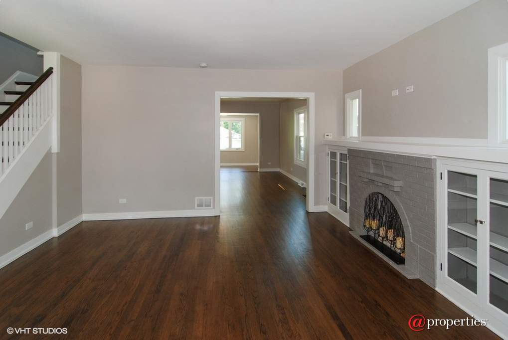 1182 Wisconsin Avenue Oak Park, Illinois 60304 - Living Room