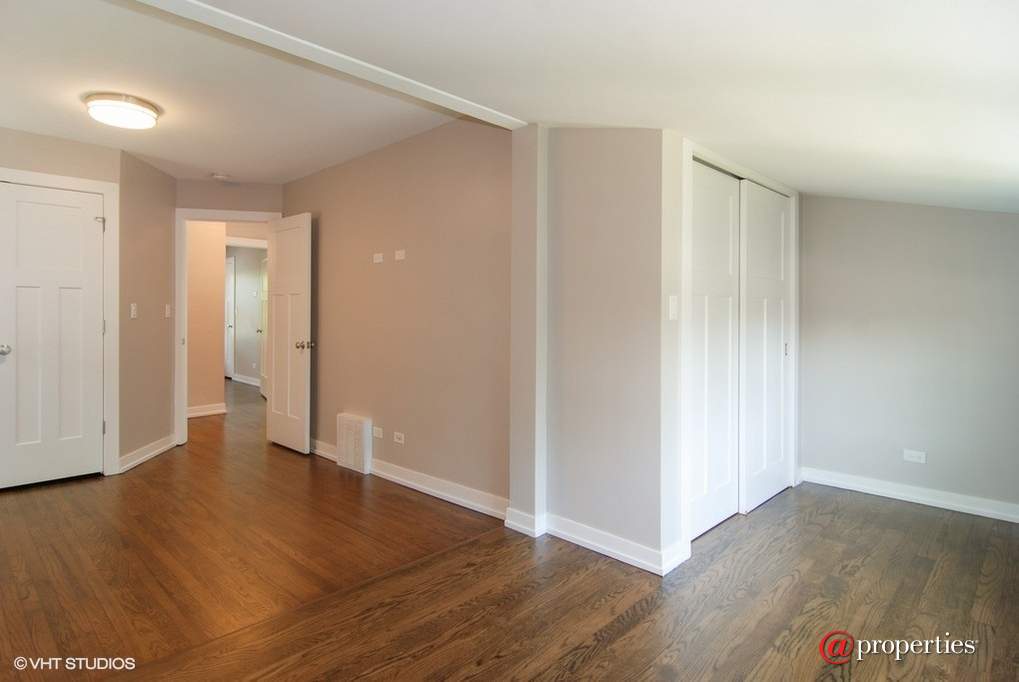 1182 Wisconsin Avenue Oak Park, Illinois 60304 - Master Bedroom