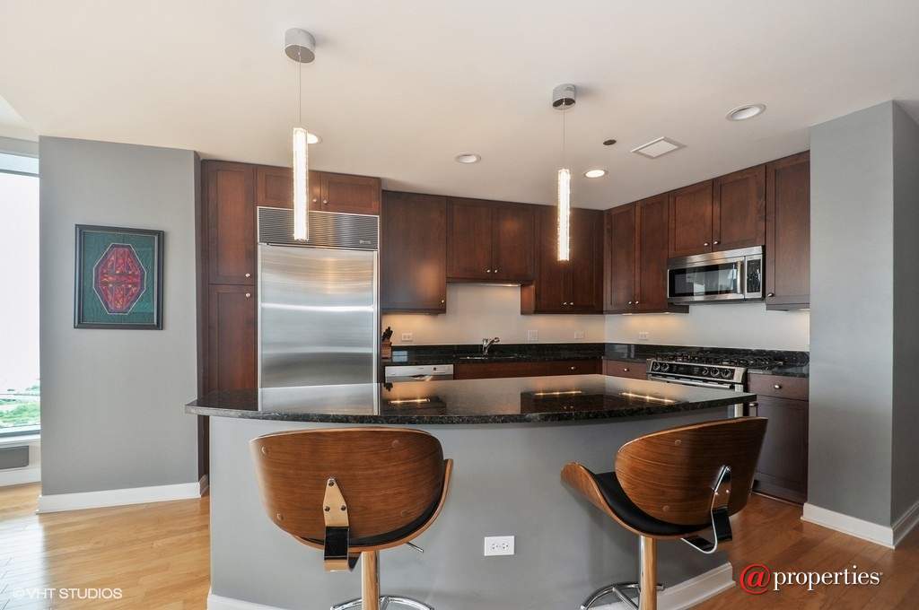60 E Monroe Street #3807 Chicago, Illinois 60603 - Kitchen