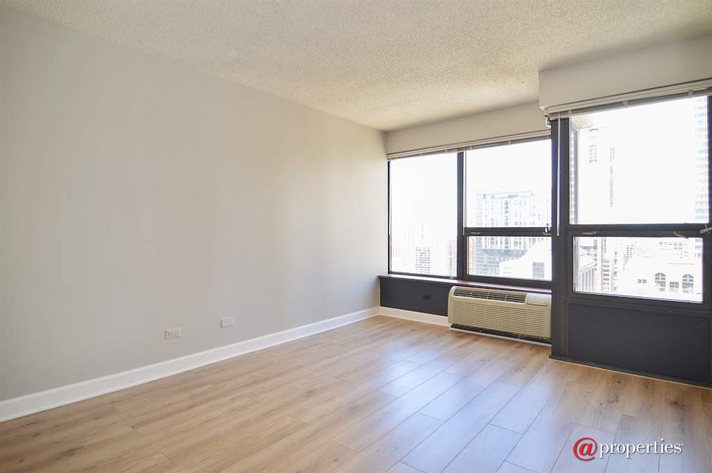 30 E Huron Street #3008 Chicago, Illinois 60611 - Master Bedroom