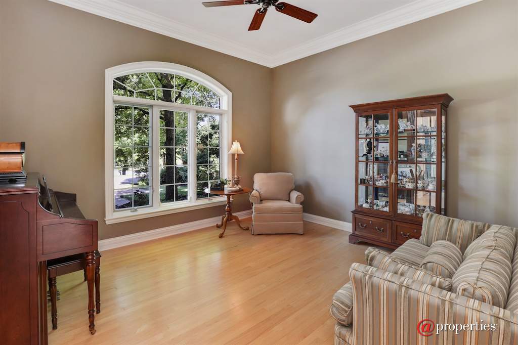 28797 N Sky Crest Drive Ivanhoe, Illinois 60060 - Living Room