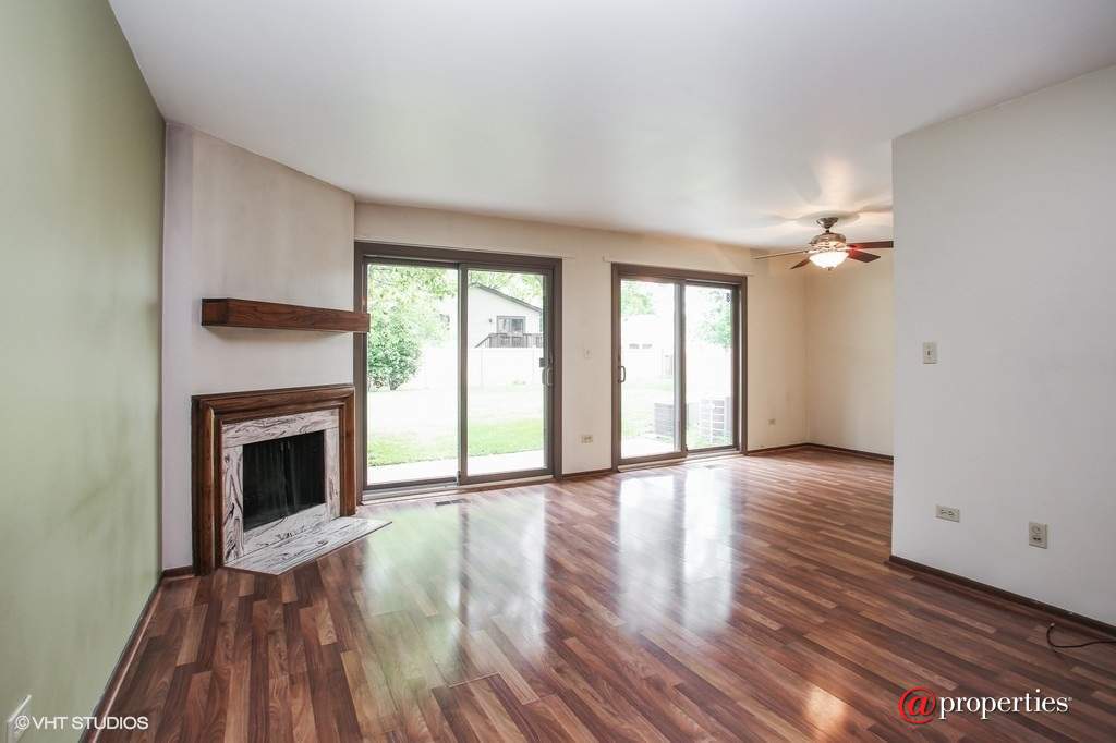 617 Cumberland Trail #BB1 Roselle, Illinois 60172 - Living Room