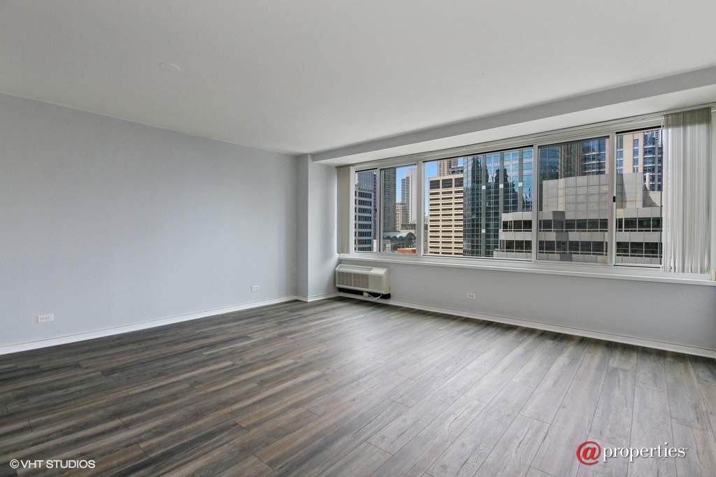 211 E Ohio Street #2404 Chicago, Illinois 60611 - Living Room