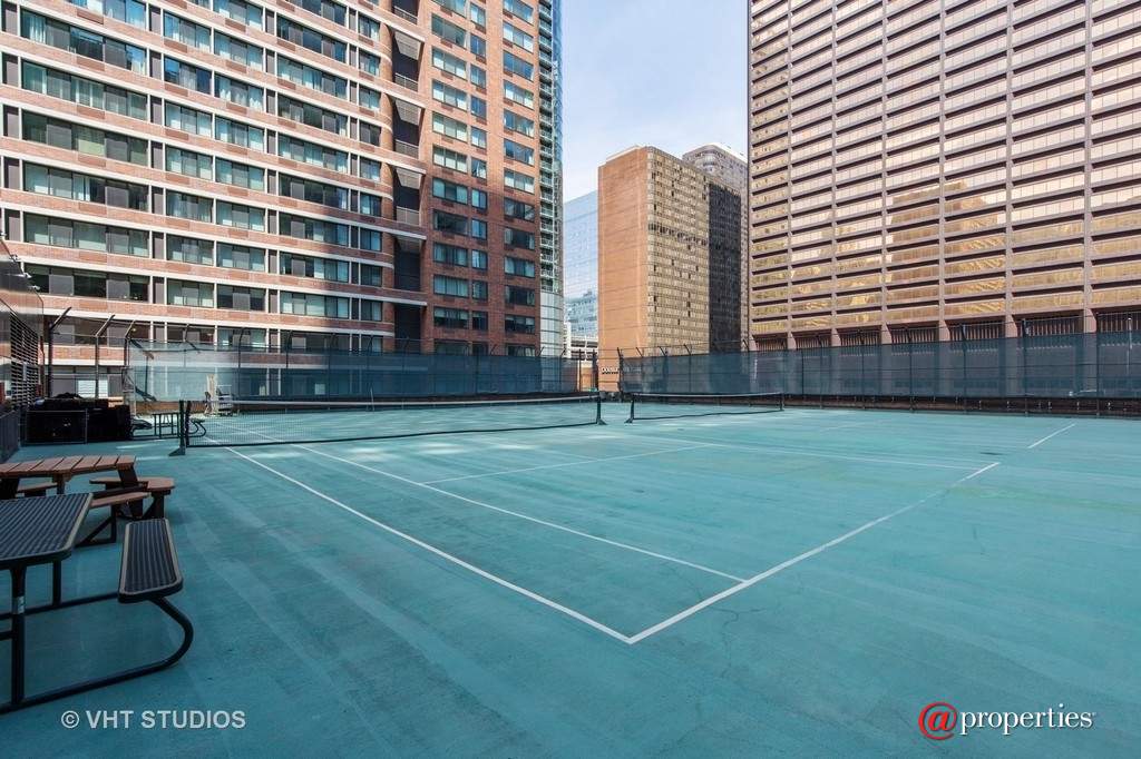 211 E Ohio Street #2404 Chicago, Illinois 60611 - Image 22
