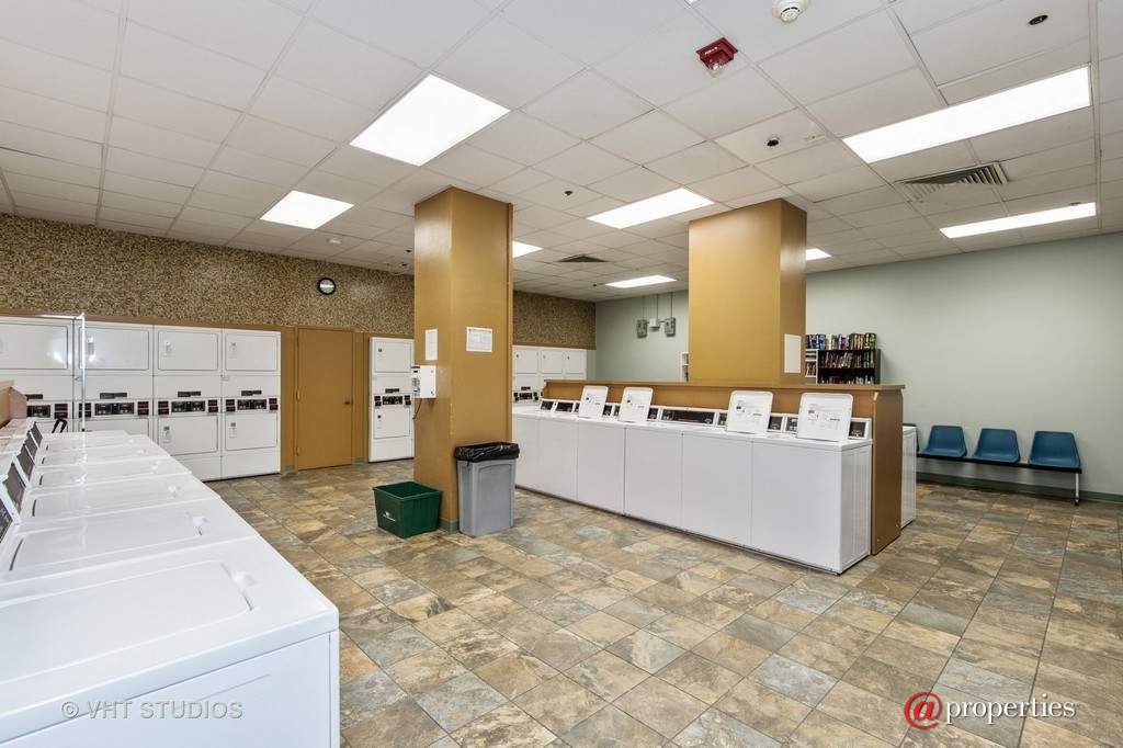 211 E Ohio Street #2404 Chicago, Illinois 60611 - Image 21