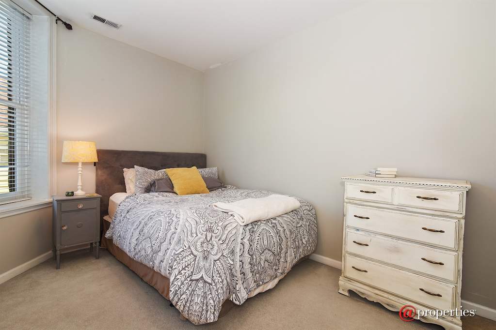 1945 N Sheffield Avenue #203 Chicago, Illinois 60614 - Bedroom