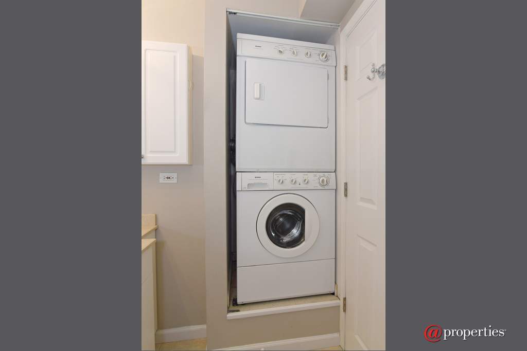 1945 N Sheffield Avenue #203 Chicago, Illinois 60614 - Laundry Room