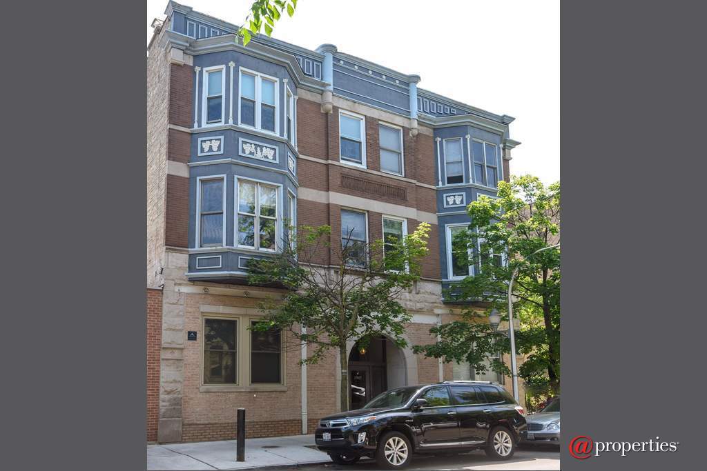 1945 N Sheffield Avenue #203 Chicago, Illinois 60614 - Front View
